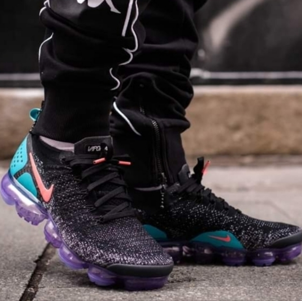 Size 11 - Nike Air VaporMax Flyknit 2 Hot Punch
